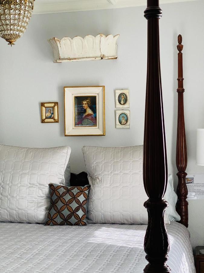 1000 Islands Bed And Breakfast-The Bulloch House 가나노크 외부 사진