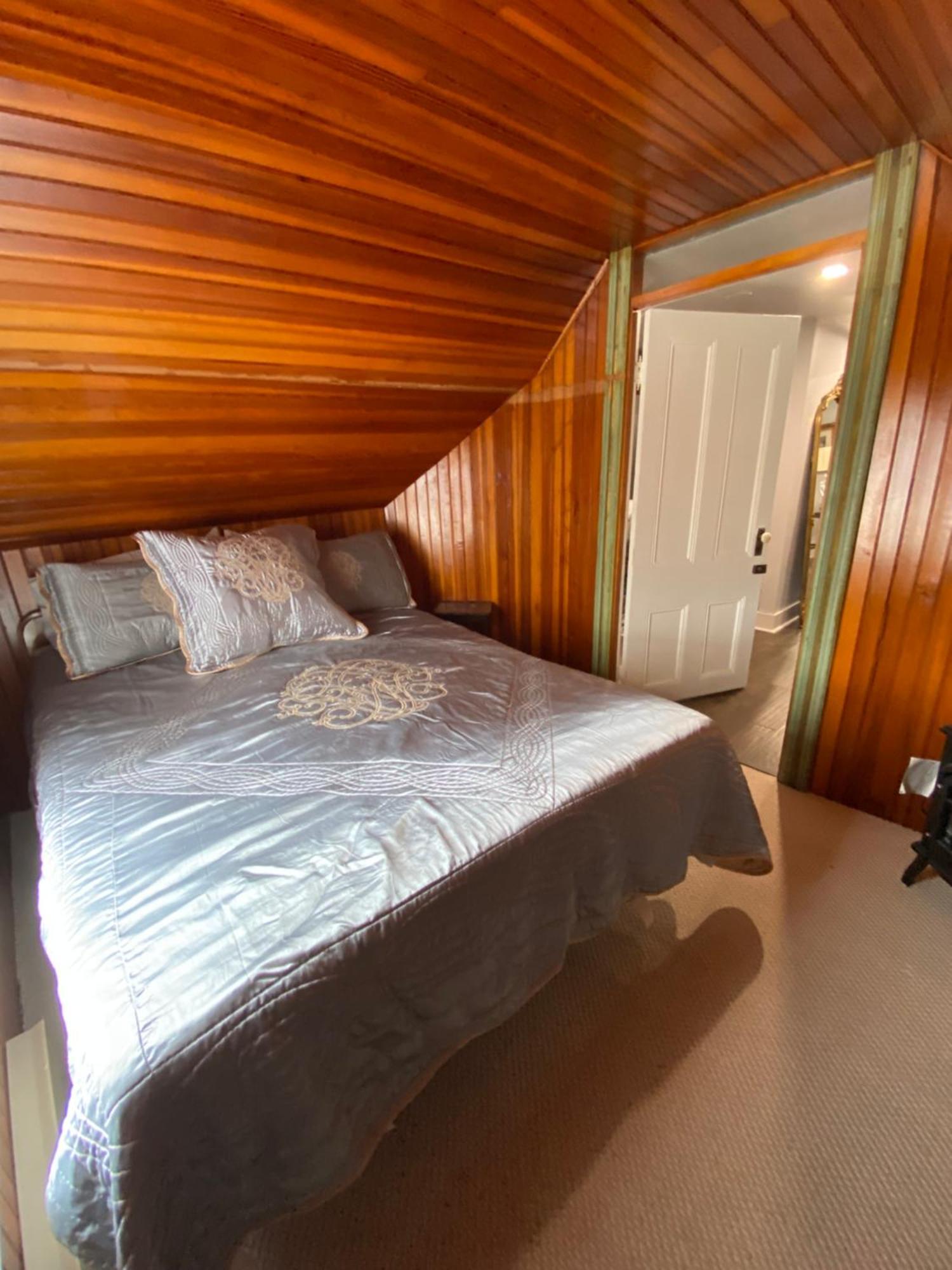 1000 Islands Bed And Breakfast-The Bulloch House 가나노크 외부 사진