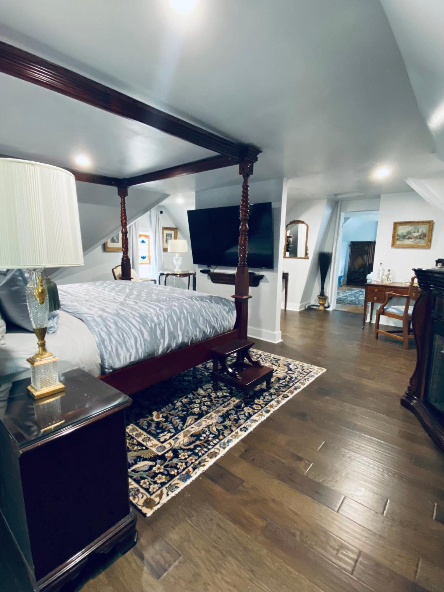 1000 Islands Bed And Breakfast-The Bulloch House 가나노크 외부 사진
